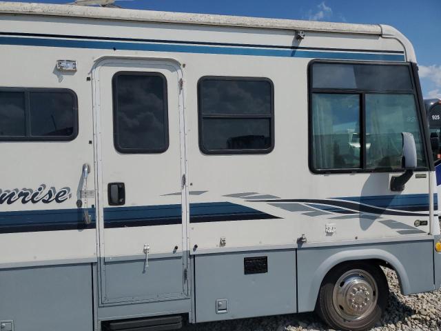 Photo 5 from auction – 2002 WINNEBAGO ITASCA IPF32V with VIN 5B4LP57G923349772