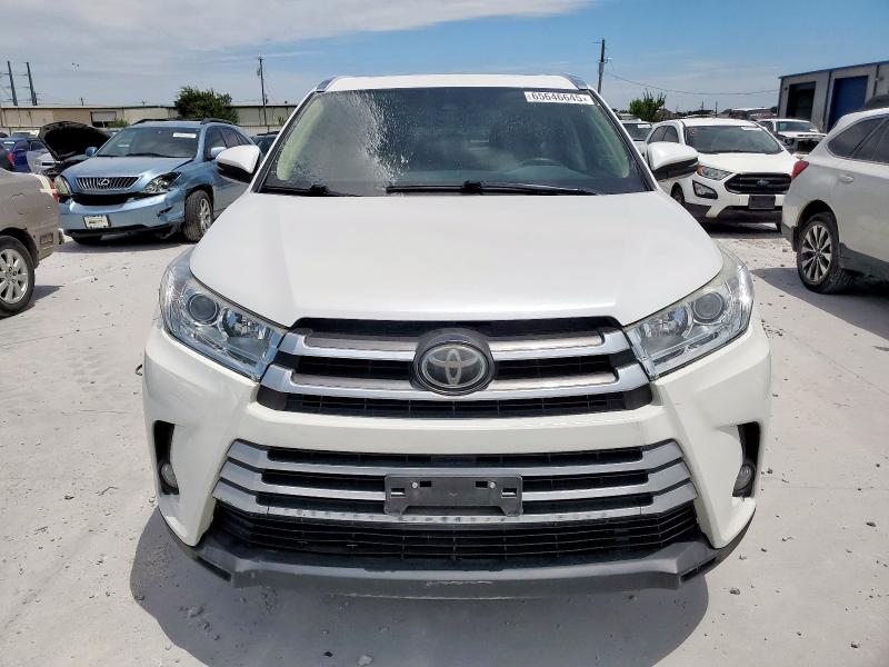 Photo 5 from auction – 2017 TOYOTA HIGHLANDER with VIN 5TDKZRFH2HS197262
