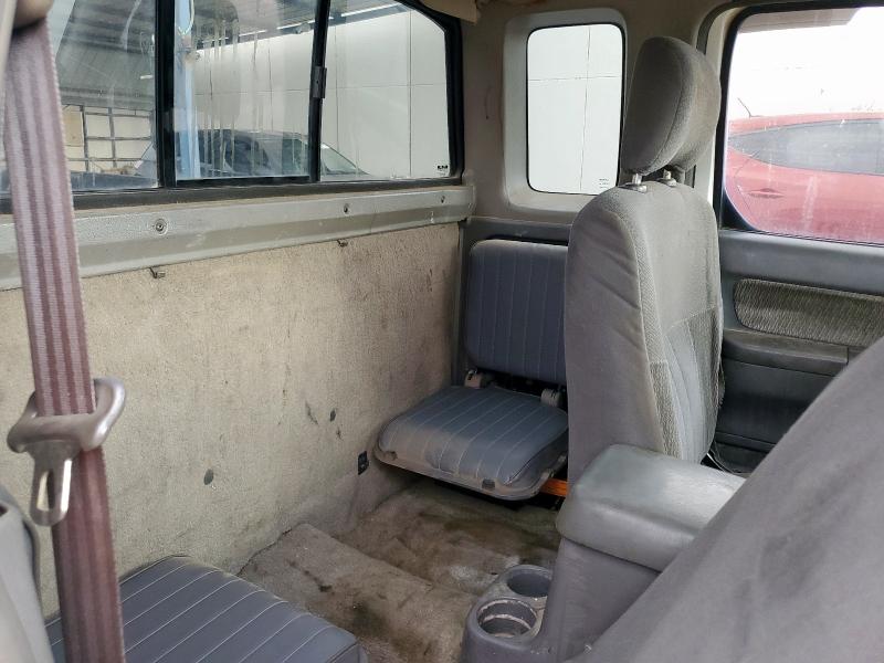 Photo 10 from auction – 2000 NISSAN FRONTIER K with VIN 1N6ED26Y5YC313331