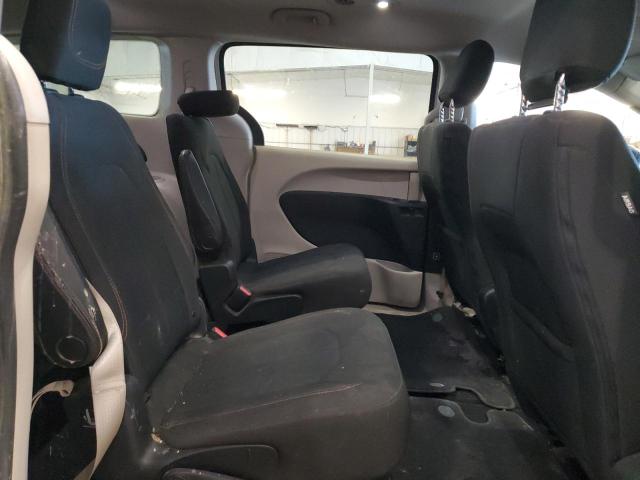 Photo 11 from auction – 2017 CHRYSLER PACIFICA T with VIN 2C4RC1DGXHR517870