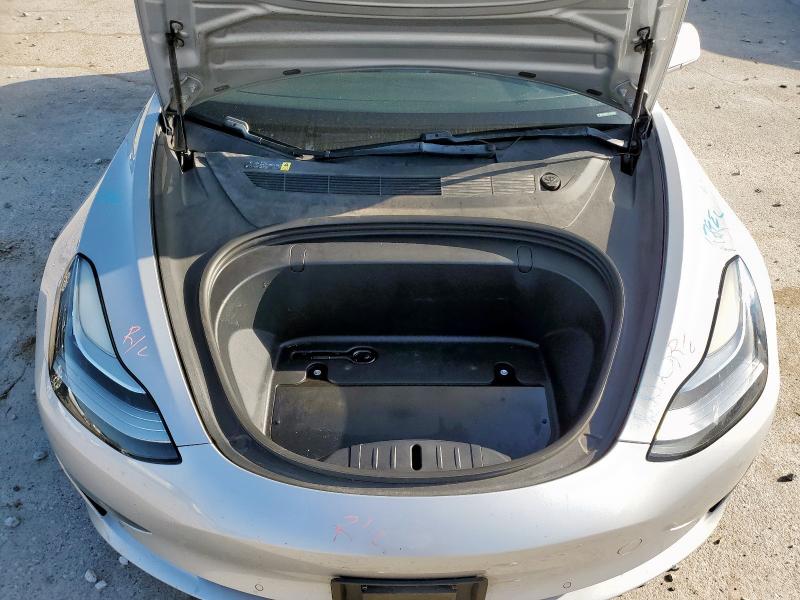 Photo 11 from auction – 2018 TESLA MODEL 3 with VIN 5YJ3E1EA5JF060722