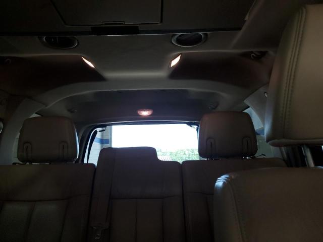 Photo 10 from auction – 2010 LINCOLN NAVIGATOR with VIN 5LMJJ2J50AEJ00250
