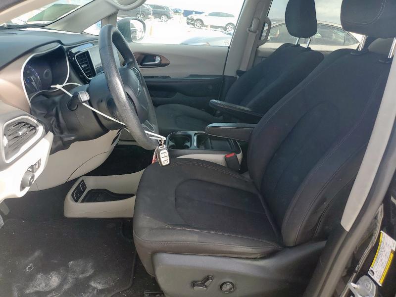 Photo 7 from auction – 2017 CHRYSLER PACIFICA T with VIN 2C4RC1BG5HR770811
