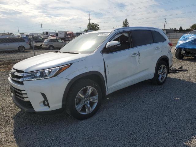 TOYOTA HIGHLANDER 2019 with VIN 5TDDZRFH9KS944579 - Photo from auction