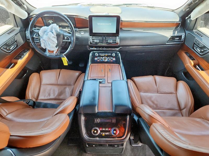Photo 8 from auction – 2018 LINCOLN NAVIGATOR with VIN 5LMJJ3LT3JEL18815