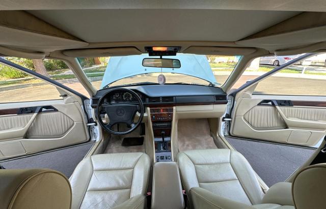 Photo 9 from auction – 1992 MERCEDES-BENZ 400 E with VIN WDBEA34E4NB705887