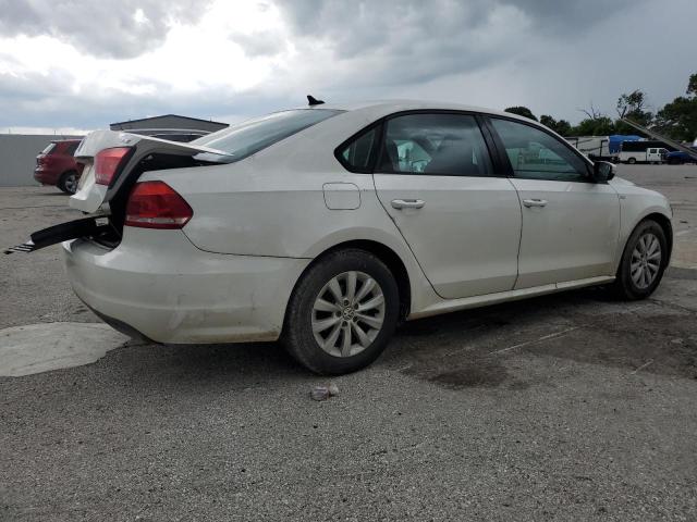 Photo 3 from auction – 2015 VOLKSWAGEN PASSAT S with VIN 1VWAT7A35FC063290