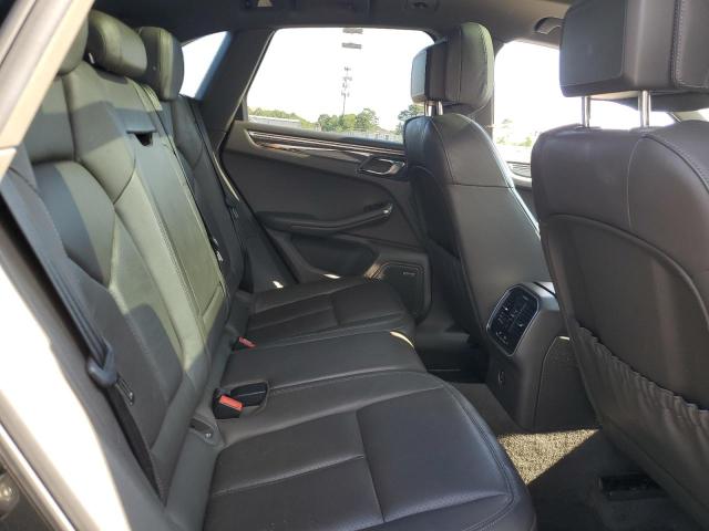Photo 11 from auction – 2018 PORSCHE MACAN with VIN WP1AA2A52JLB05869
