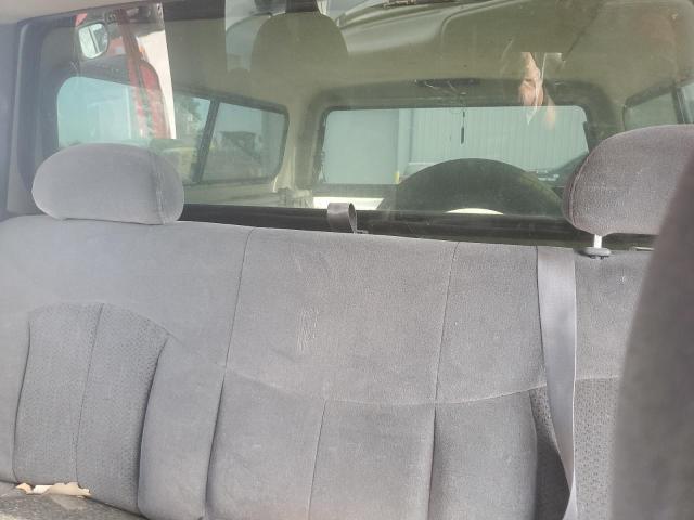Photo 10 from auction – 2002 CHEVROLET SILVERADO C1500 with VIN 2GCEC19T921196673