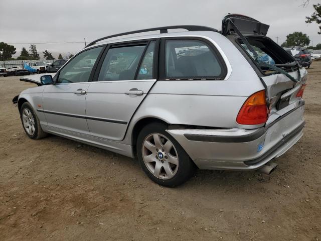 Photo 2 from auction – 2001 BMW 325 IT with VIN WBAAW33401ET40852
