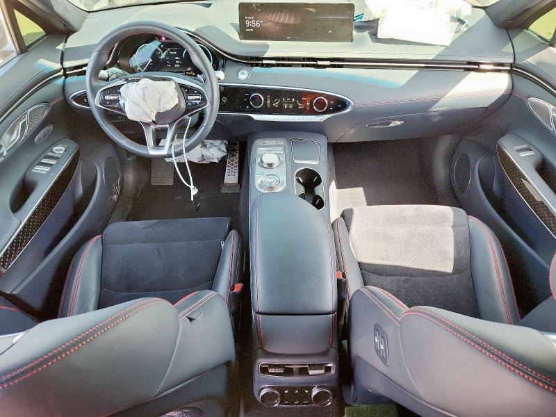 Photo 8 from auction – 2022 GENESIS GV70 BASE with VIN KMUMCDTC7NU016151