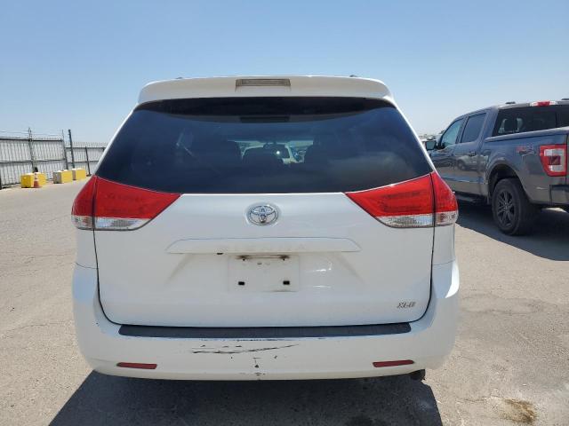 Photo 6 from auction – 2013 TOYOTA SIENNA XLE with VIN 5TDYK3DC8DS382719