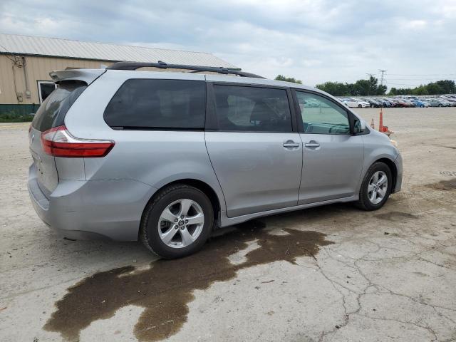 Photo 3 from auction – 2018 TOYOTA SIENNA LE with VIN 5TDKZ3DC2JS956731
