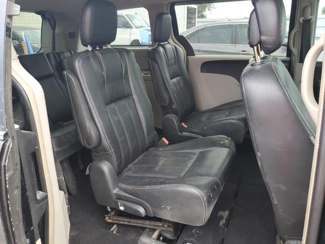 Photo 11 from auction – 2014 CHRYSLER TOWN & COU with VIN 2C4RC1BG3ER211396
