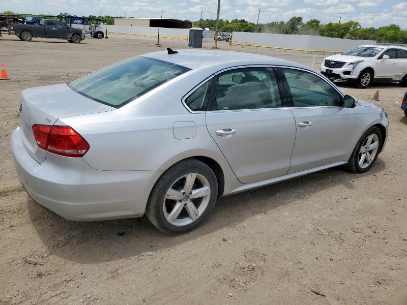 Photo 3 from auction – 2015 VOLKSWAGEN PASSAT S with VIN 1VWAT7A3XFC083518