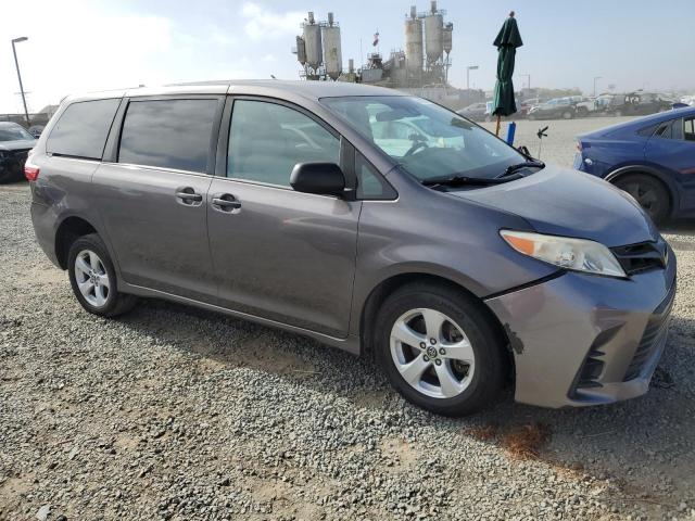 Photo 4 from auction – 2019 TOYOTA SIENNA with VIN 5TDZZ3DC6KS988985