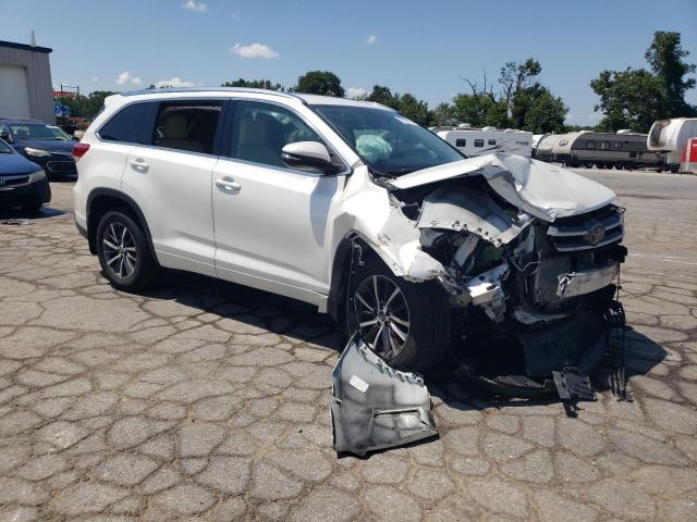 Photo 4 from auction – 2018 TOYOTA HIGHLANDER with VIN 5TDJZRFH3JS855320