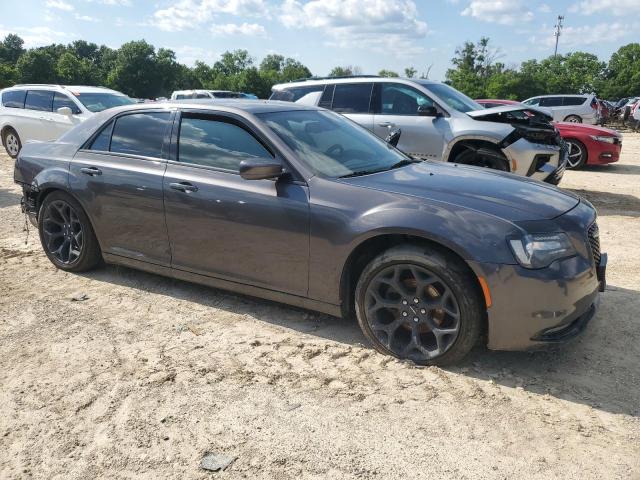 Photo 4 from auction – 2018 CHRYSLER 300 with VIN 2C3CCABG6JH299855
