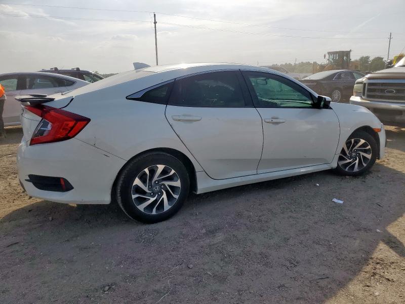 Foto 3 de la subasta – 2017 HONDA CIVIC EX con VIN 19XFC2F76HE062832