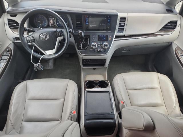 Photo 8 from auction – 2017 TOYOTA SIENNA XLE with VIN 5TDDZ3DC8HS160360