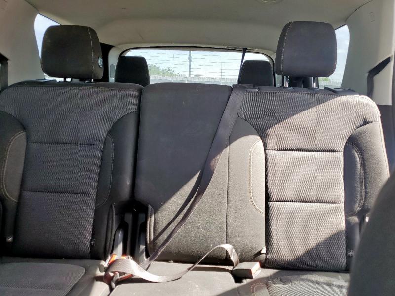 Photo 10 from auction – 2018 CHEVROLET TRAVERSE L with VIN 1GNERFKW0JJ172533