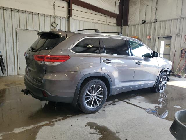 Photo 3 from auction – 2018 TOYOTA HIGHLANDER with VIN 5TDJZRFH0JS525912