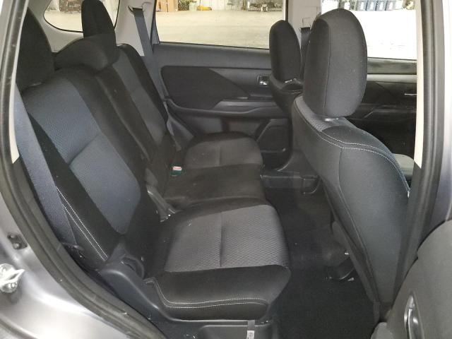 Photo 11 from auction – 2018 MITSUBISHI OUTLANDER with VIN JA4AZ3A31JZ024447