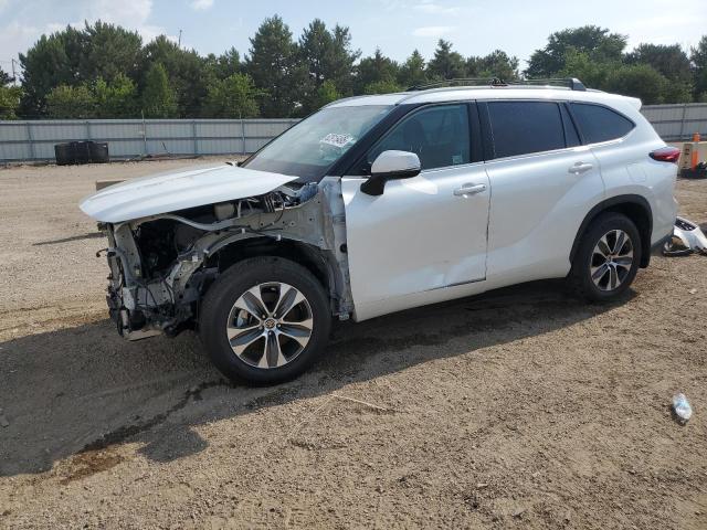 TOYOTA HIGHLANDER 2022 with VIN 5TDGZRBH0NS256462 - Photo from auction