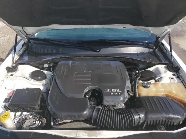 Photo 11 from auction – 2016 CHRYSLER 300C with VIN 2C3CCAEG1GH343460
