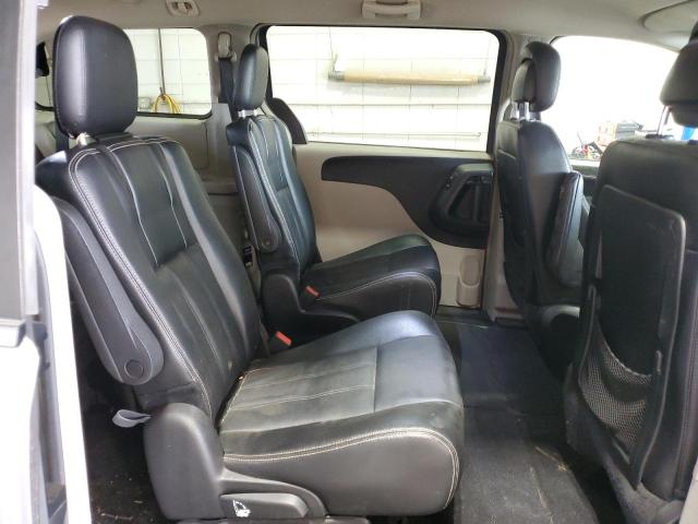Photo 11 from auction – 2015 CHRYSLER TOWN & COU with VIN 2C4RC1BG6FR654935