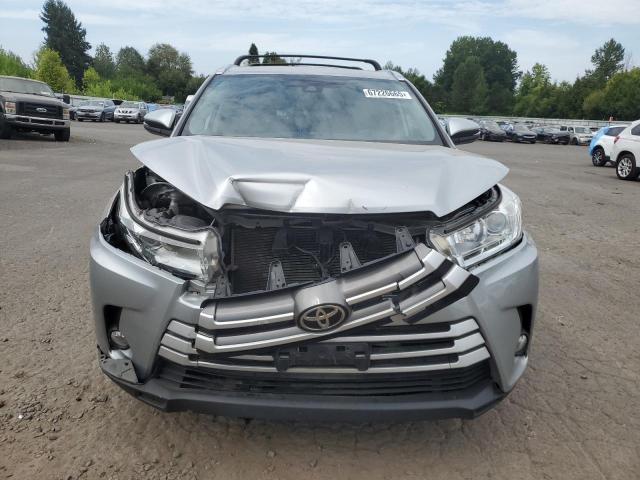 Photo 5 from auction – 2019 TOYOTA HIGHLANDER with VIN 5TDJZRFH9KS620972