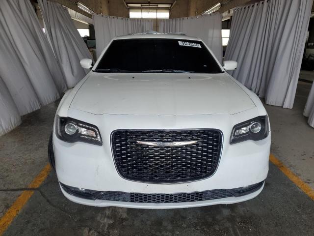Photo 5 from auction – 2016 CHRYSLER 300 S with VIN 2C3CCAGG9GH253390