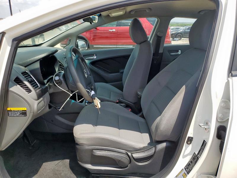 Photo 7 from auction – 2017 KIA FORTE LX with VIN 3KPFL4A77HE074717