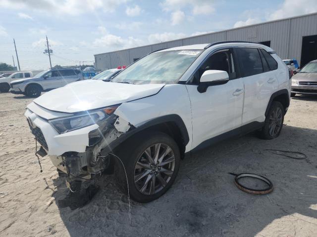 TOYOTA RAV4 XLE 2021 with VIN 2T3W1RFVXMC131194 - Photo from auction