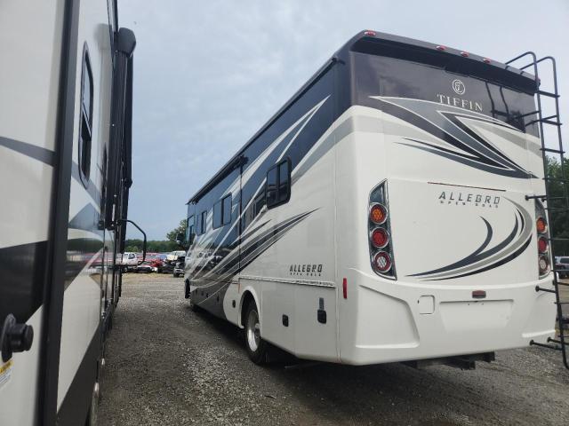 Photo 3 from auction – 2016 FORD F53 with VIN 1F66F5DY3G0A15918