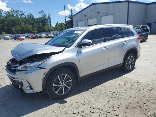 TOYOTA HIGHLANDER 2019 with VIN 5TDKZRFH2KS564443 - Photo from auction