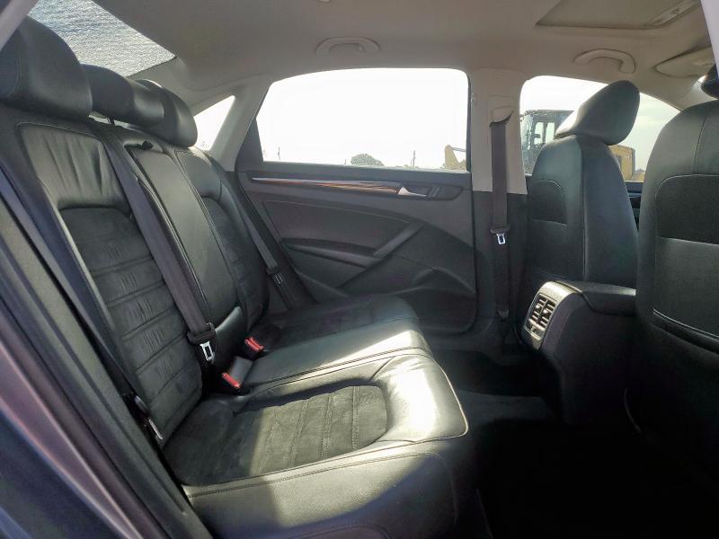 Photo 10 from auction – 2015 VOLKSWAGEN PASSAT SEL with VIN 1VWCV7A37FC067702