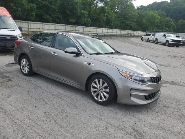 Photo 4 from auction – 2017 KIA OPTIMA EX with VIN 5XXGU4L38HG156975
