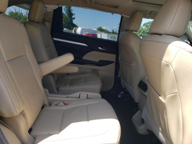 Photo 11 from auction – 2018 TOYOTA HIGHLANDER with VIN 5TDJZRFH3JS855320