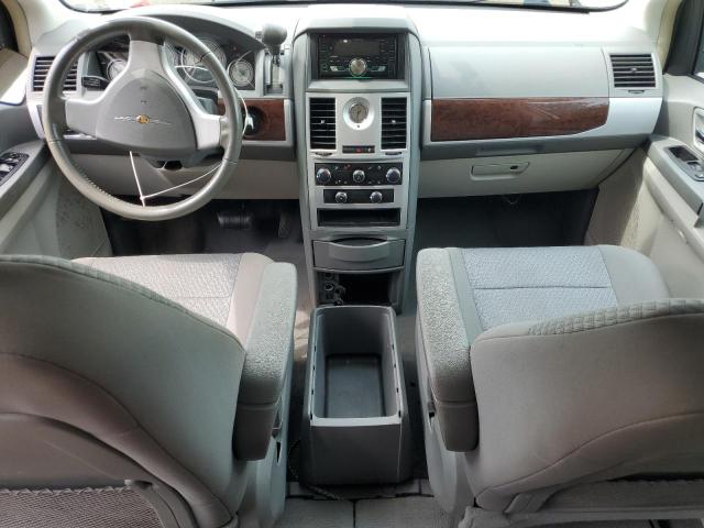 Photo 8 from auction – 2010 CHRYSLER TOWN & COU with VIN 2A4RR5D17AR493920