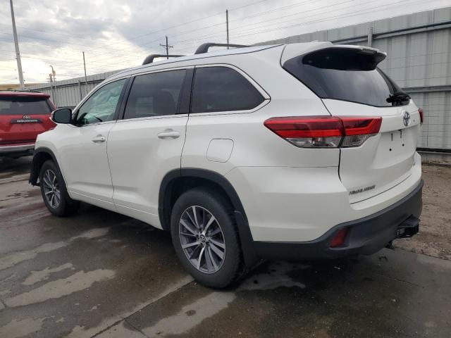 Photo 2 from auction – 2017 TOYOTA HIGHLANDER with VIN 5TDJZRFHXHS401642