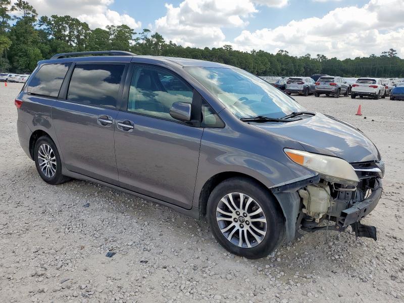 Photo 4 from auction – 2018 TOYOTA SIENNA XLE with VIN 5TDYZ3DC2JS903022