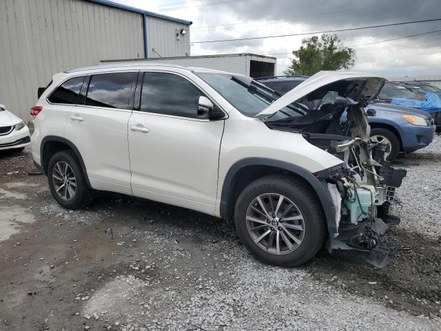 Фото 4 с аукциона – 2018 TOYOTA HIGHLANDER с VIN 5TDKZRFH2JS542747