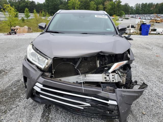 Photo 5 from auction – 2018 TOYOTA HIGHLANDER with VIN 5TDKZRFH4JS548047