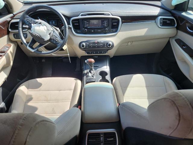 Photo 8 from auction – 2016 KIA SORENTO LX with VIN 5XYPG4A34GG085780