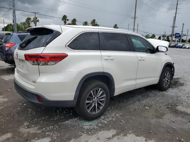 Фото 3 с аукциона – 2018 TOYOTA HIGHLANDER с VIN 5TDKZRFH2JS542747