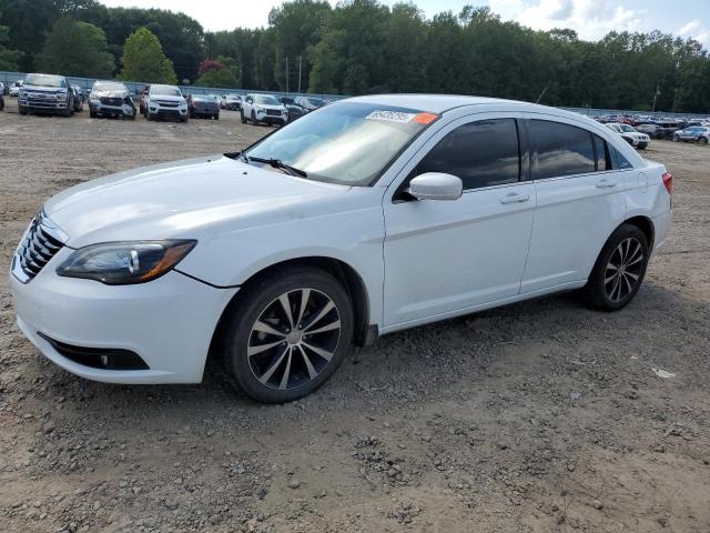 CHRYSLER 200 TOURING 2013 with VIN 1C3CCBBB5DN739604 - Photo from auction