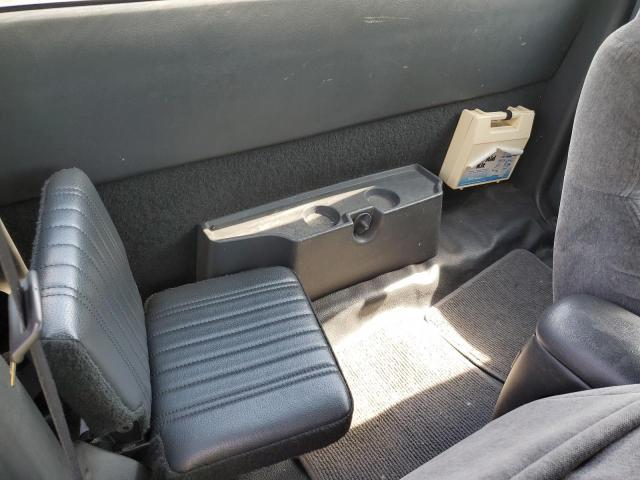 Photo 10 from auction – 2001 CHEVROLET S-10 with VIN 1GCDT19W218229532
