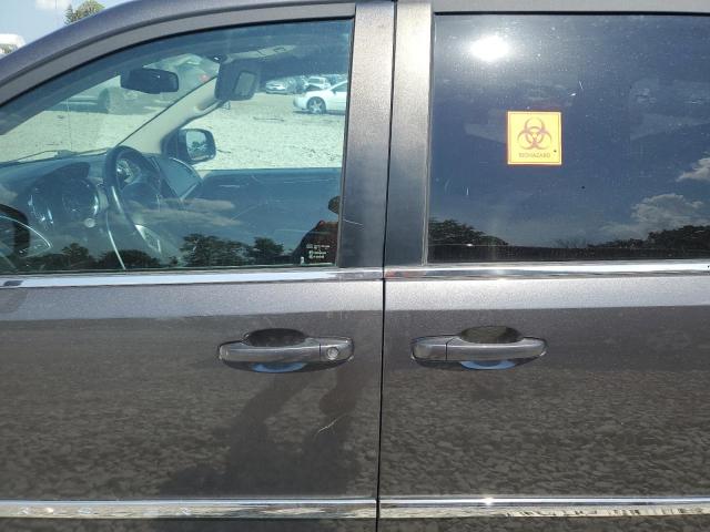 Photo 7 from auction – 2015 CHRYSLER TOWN & COU with VIN 2C4RC1BG5FR661391
