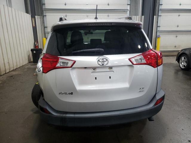 Photo 6 from auction – 2015 TOYOTA RAV4 LE with VIN JTMBFREV2FJ034234